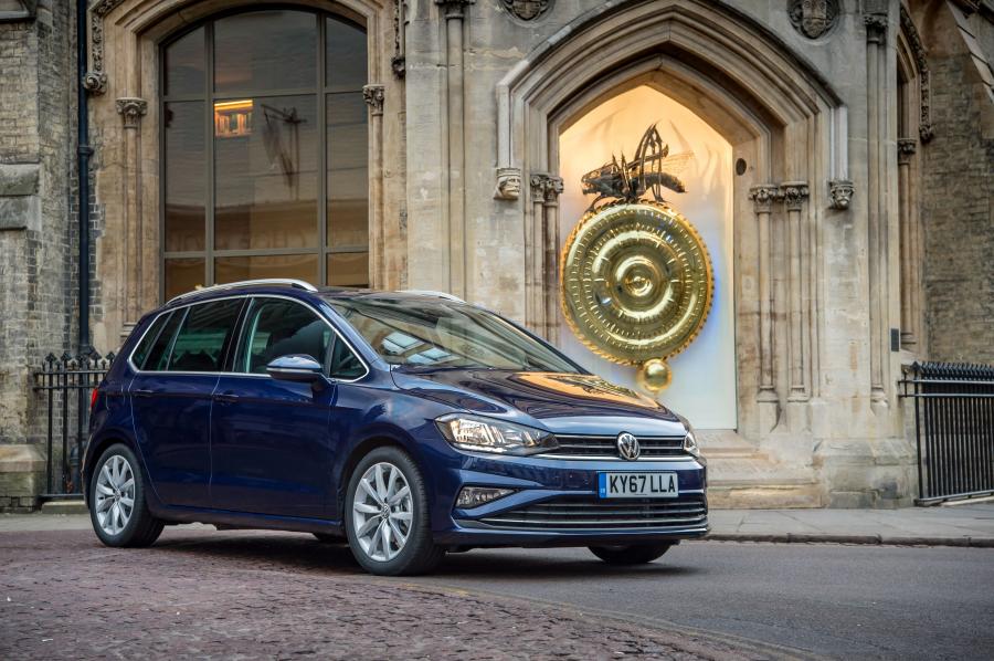  Volkswagen Golf SV 2018 года  (UK) (фото 14 из 24)